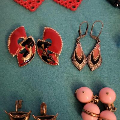 VINTAGE COSTUME JEWELRY
