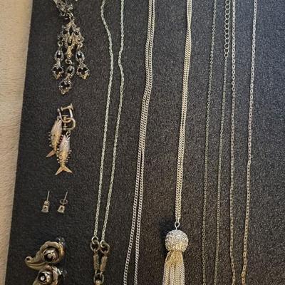 VINTAGE SILVER-TONE JEWELRY