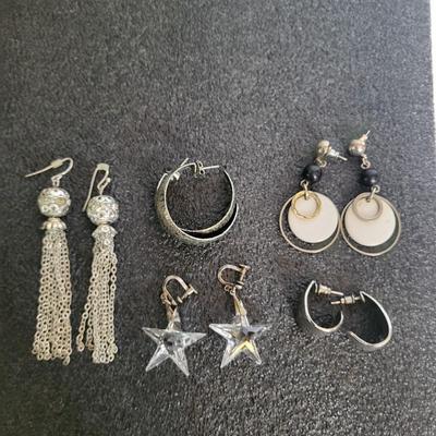 5 PAIRS OF PIERCED EARRINGS