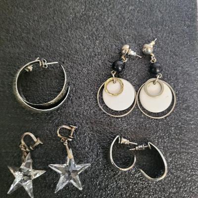 5 PAIRS OF PIERCED EARRINGS