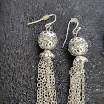 5 PAIRS OF PIERCED EARRINGS