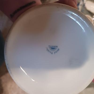 KNICK KNACKS AND COLLECTIBLE DECOR