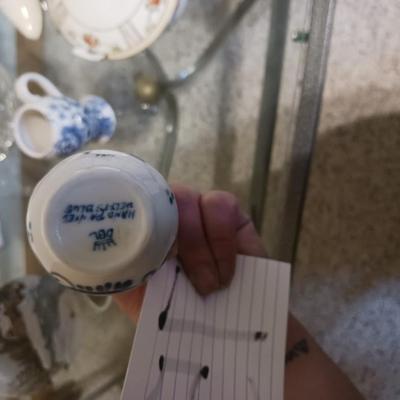 KNICK KNACKS AND COLLECTIBLE DECOR