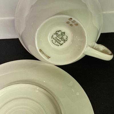 LOT 61: Collection of Beautiful Tea Cups and Saucers - Wedgwood "Geneva", Royal Vienna 1020, Kunst Kronach, Aynsley, English...