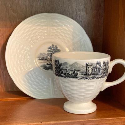 LOT 61: Collection of Beautiful Tea Cups and Saucers - Wedgwood "Geneva", Royal Vienna 1020, Kunst Kronach, Aynsley, English...