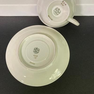 LOT 61: Collection of Beautiful Tea Cups and Saucers - Wedgwood "Geneva", Royal Vienna 1020, Kunst Kronach, Aynsley, English...