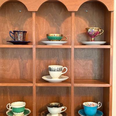LOT 61: Collection of Beautiful Tea Cups and Saucers - Wedgwood "Geneva", Royal Vienna 1020, Kunst Kronach, Aynsley, English...