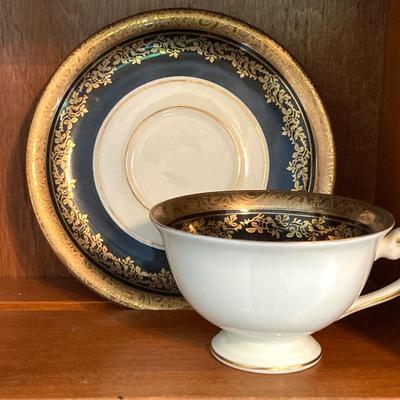 LOT 61: Collection of Beautiful Tea Cups and Saucers - Wedgwood "Geneva", Royal Vienna 1020, Kunst Kronach, Aynsley, English...