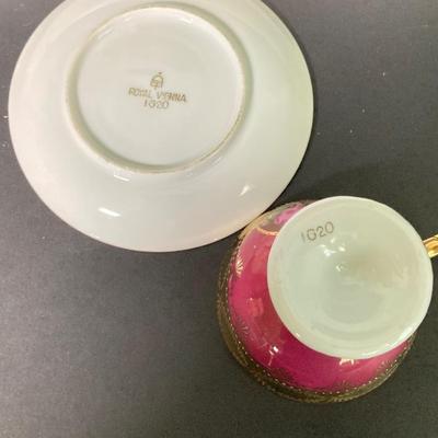 LOT 61: Collection of Beautiful Tea Cups and Saucers - Wedgwood "Geneva", Royal Vienna 1020, Kunst Kronach, Aynsley, English...