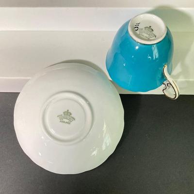 LOT 61: Collection of Beautiful Tea Cups and Saucers - Wedgwood "Geneva", Royal Vienna 1020, Kunst Kronach, Aynsley, English...