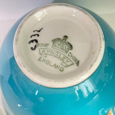 LOT 61: Collection of Beautiful Tea Cups and Saucers - Wedgwood "Geneva", Royal Vienna 1020, Kunst Kronach, Aynsley, English...