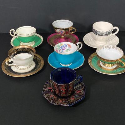 LOT 61: Collection of Beautiful Tea Cups and Saucers - Wedgwood "Geneva", Royal Vienna 1020, Kunst Kronach, Aynsley, English...