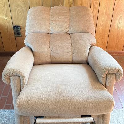 LOT 65: La-Z-Boy Recliner