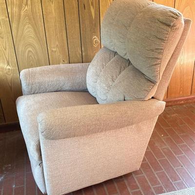 LOT 65: La-Z-Boy Recliner