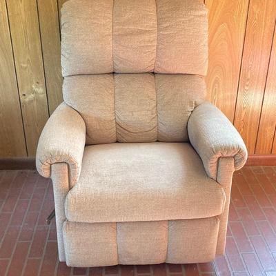 LOT 65: La-Z-Boy Recliner