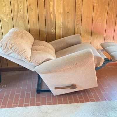 LOT 65: La-Z-Boy Recliner