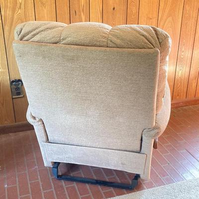 LOT 65: La-Z-Boy Recliner