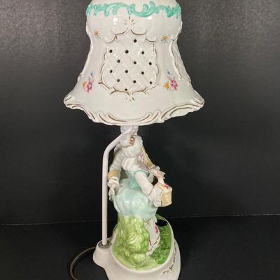 LOT 68: Vintage Victorian Porcelain Lamp
