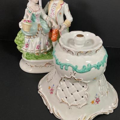 LOT 68: Vintage Victorian Porcelain Lamp
