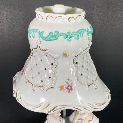 LOT 68: Vintage Victorian Porcelain Lamp