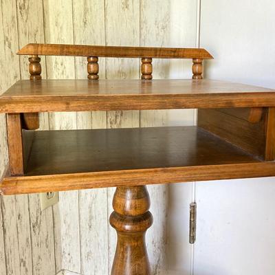 LOT 69: Adorable Wooden Side / Book Table with Vintage Lantern Style Lamp and Collection of American History / War Books