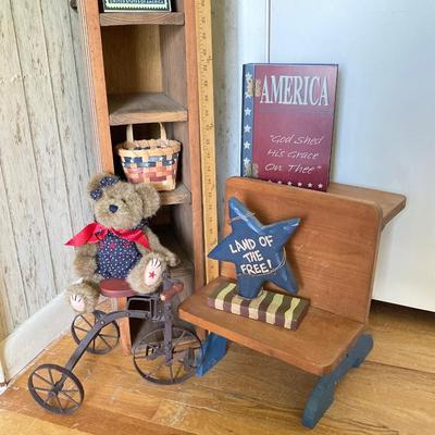 LOT 81: Patriotic Country Home Decor & More