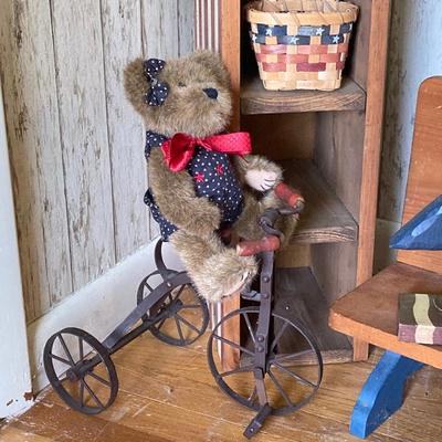 LOT 81: Patriotic Country Home Decor & More