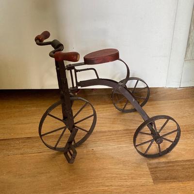 LOT 81: Patriotic Country Home Decor & More