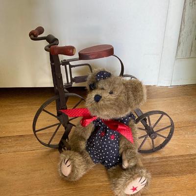 LOT 81: Patriotic Country Home Decor & More