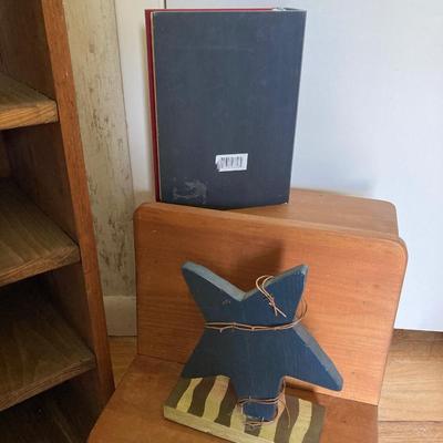 LOT 81: Patriotic Country Home Decor & More