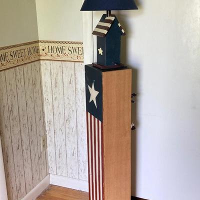 LOT 81: Patriotic Country Home Decor & More