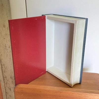 LOT 81: Patriotic Country Home Decor & More