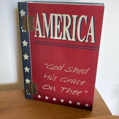 LOT 81: Patriotic Country Home Decor & More