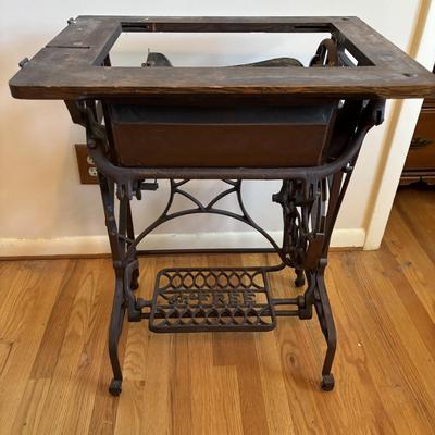 LOT 82: Vintage Free Sewing Machine Company, Rockford Il. & Base