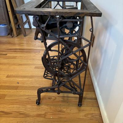 LOT 82: Vintage Free Sewing Machine Company, Rockford Il. & Base