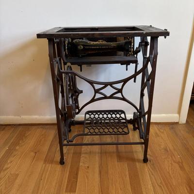 LOT 82: Vintage Free Sewing Machine Company, Rockford Il. & Base