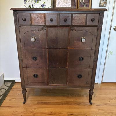 LOT 83: Vintage Dresser, Bonwit Teller Hat Boxes & More