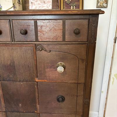 LOT 83: Vintage Dresser, Bonwit Teller Hat Boxes & More