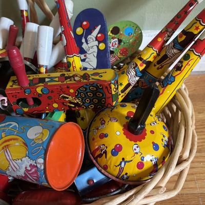 LOT 87: Vintage US Metal Toy Mfg. Co., Kirchhof & Unmarked Noise Makers