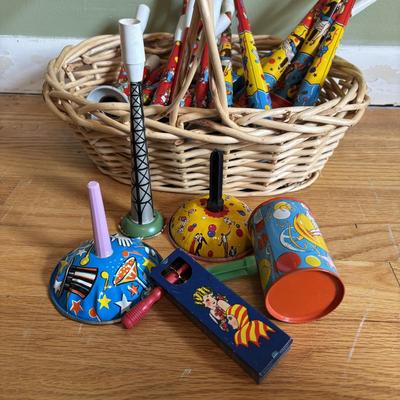 LOT 87: Vintage US Metal Toy Mfg. Co., Kirchhof & Unmarked Noise Makers