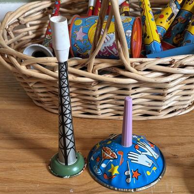 LOT 87: Vintage US Metal Toy Mfg. Co., Kirchhof & Unmarked Noise Makers