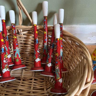 LOT 87: Vintage US Metal Toy Mfg. Co., Kirchhof & Unmarked Noise Makers