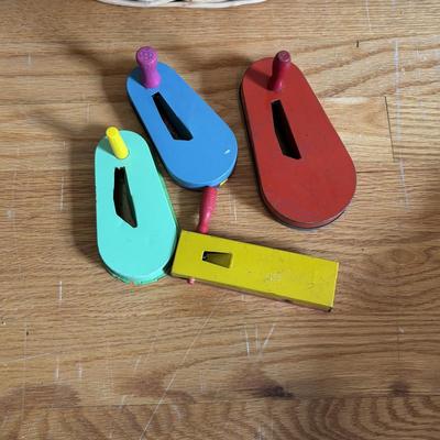 LOT 87: Vintage US Metal Toy Mfg. Co., Kirchhof & Unmarked Noise Makers