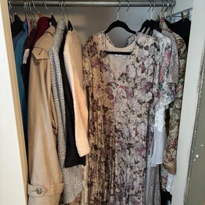 LOT 96: Closet Cleanout: Multiple Sizes & Styles