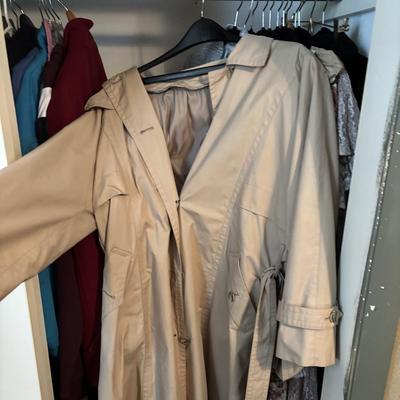 LOT 96: Closet Cleanout: Multiple Sizes & Styles