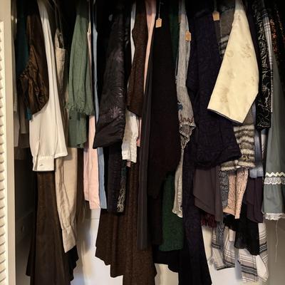 LOT 97: Closet Cleanout: Multiple Sizes & Styles