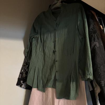 LOT 97: Closet Cleanout: Multiple Sizes & Styles