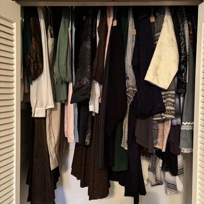 LOT 97: Closet Cleanout: Multiple Sizes & Styles