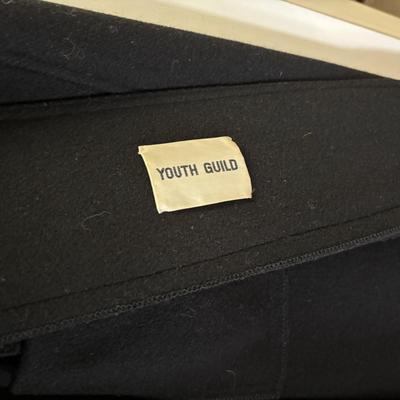 LOT 99: Coats, Capes, Shaws & Cloaks