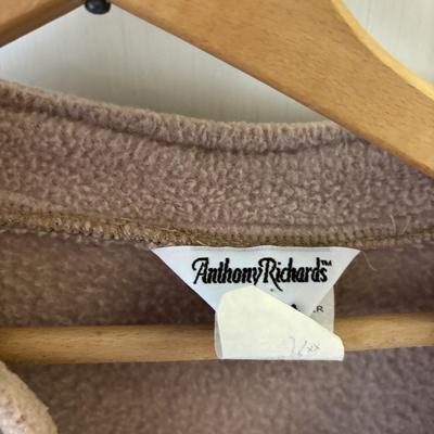 LOT 99: Coats, Capes, Shaws & Cloaks